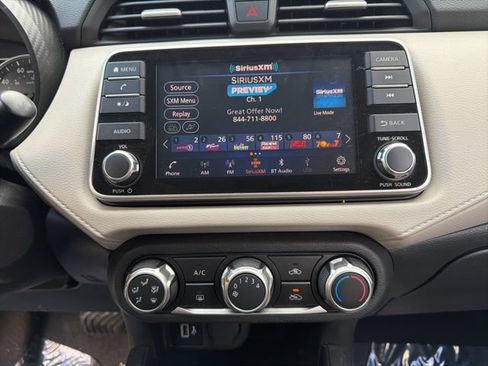 Used 2021 Nissan Versa SV FWD image 17