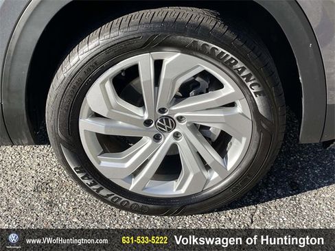 Certified 2023 Volkswagen Atlas SE w/ Panoramic Sunroof Package image 10