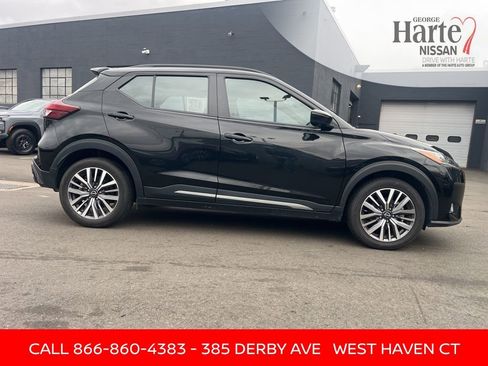 Certified 2024 Nissan Kicks SR image 6