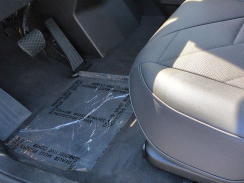 Used 2025 BMW iX M60 image 17