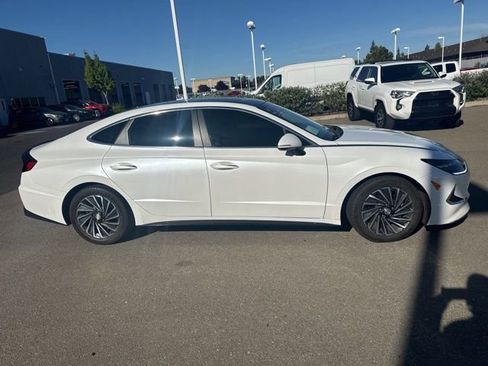 Used 2021 Hyundai Sonata Limited image 2