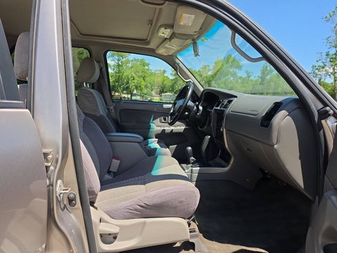 Used 2002 Toyota 4Runner SR5 AWD/4WD image 26