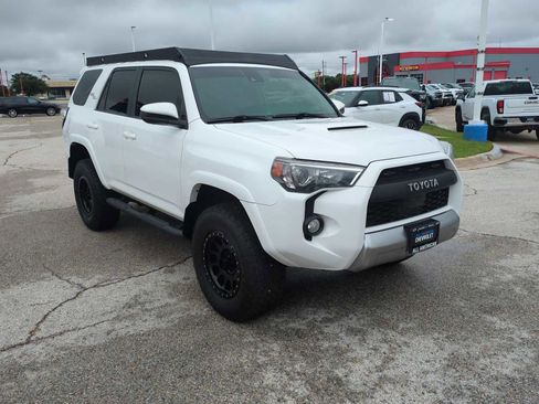 Used 2020 Toyota 4Runner TRD Off-Road AWD/4WD image 2