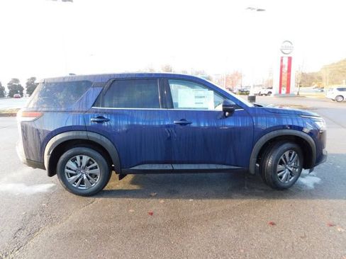Certified 2022 Nissan Pathfinder S FWD image 2