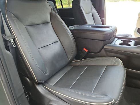 Used 2023 Chevrolet Suburban Premier AWD/4WD image 44