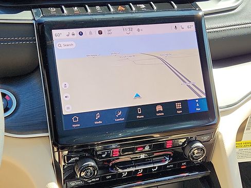 New 2025 Jeep Grand Cherokee Limited image 12