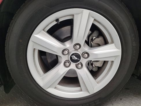 Used 2019 Ford Mustang Coupe RWD image 31