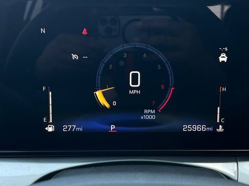 Used 2025 Chevrolet Trax LT w/ LT Convenience Package image 24