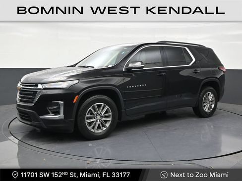 Used 2023 Chevrolet Traverse LT FWD image 1