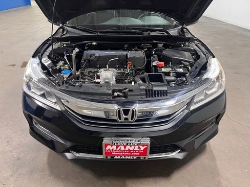Used 2017 Honda Accord Sport image 9