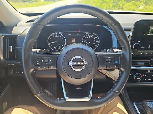 Certified 2023 Nissan Pathfinder SL AWD/4WD image 22