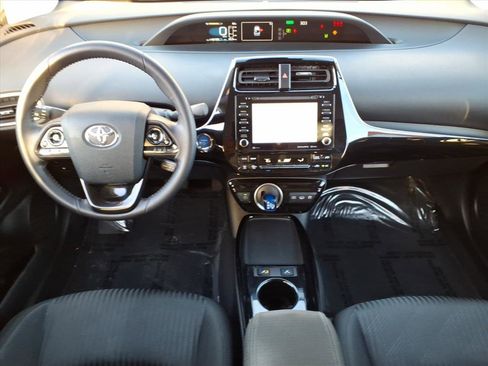 Used 2021 Toyota Prius Prime LE image 11