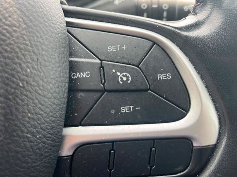 Used 2019 Jeep Compass Limited AWD/4WD image 14
