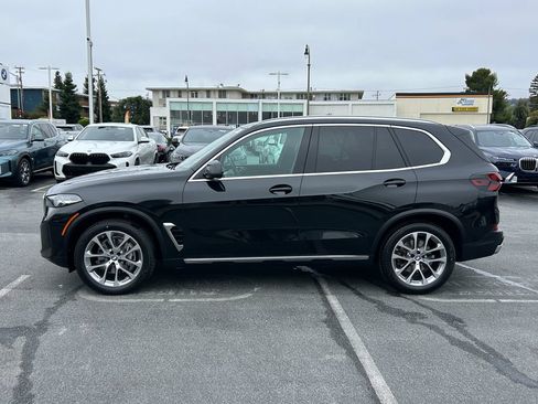 Used 2024 BMW X5 xDrive40i w/ Parking Assistance Package AWD/4WD image 2