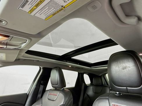 Used 2022 Jeep Cherokee Trailhawk w/ Sun, Sound & Nav Group image 24