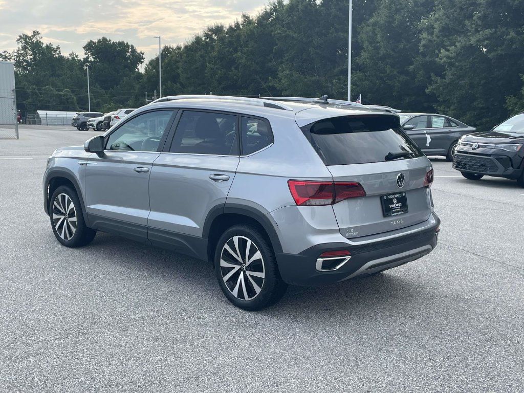 Certified 2023 Volkswagen Taos SE FWD image 6