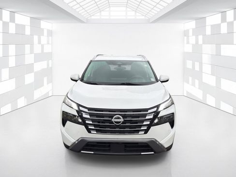 Certified 2024 Nissan Rogue SL FWD image 2