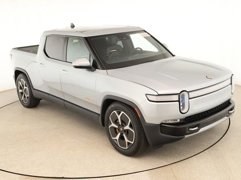 Used 2022 Rivian R1T Adventure image 36