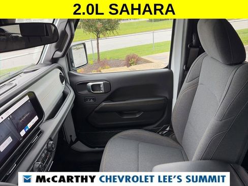 Used 2025 Jeep Wrangler Unlimited Sahara AWD/4WD image 45