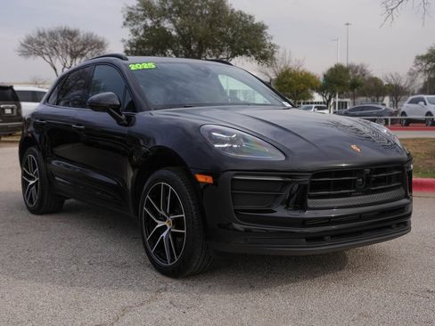 Used 2025 Porsche Macan image 6