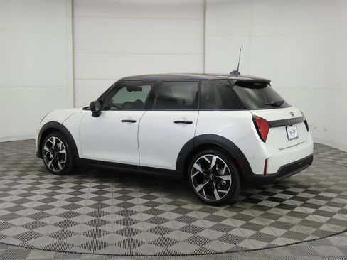 Used 2026 MINI Cooper 4-Door Hardtop FWD image 11
