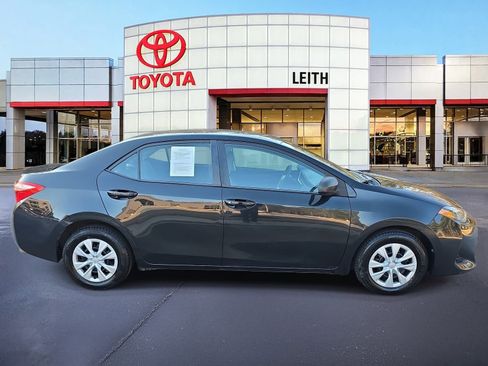 Used 2019 Toyota Corolla LE image 4