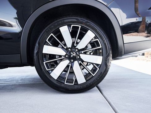 Used 2025 Mitsubishi Outlander SE FWD image 8