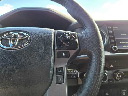 Used 2020 Toyota Tacoma TRD Off-Road AWD/4WD image 34
