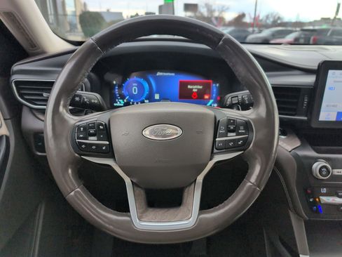 Used 2020 Ford Explorer Platinum image 18