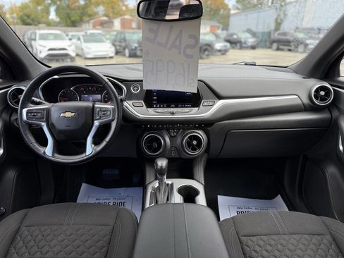 Used 2019 Chevrolet Blazer LT FWD image 17