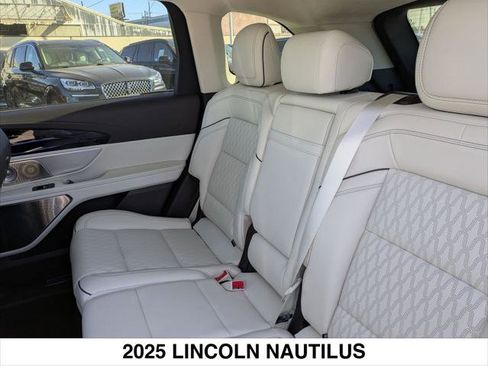 Used 2025 Lincoln Nautilus Black Label AWD/4WD image 23