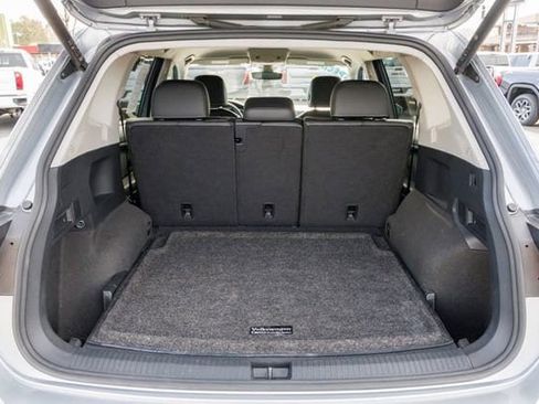 Used 2024 Volkswagen Tiguan SE AWD/4WD image 14