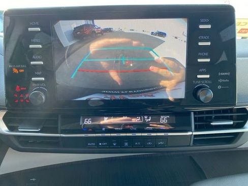 Certified 2024 Toyota Sienna LE image 8