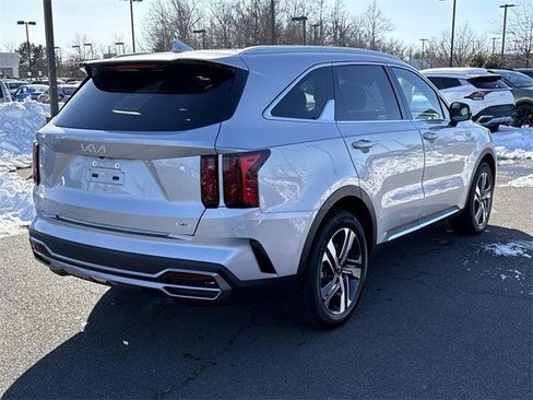 Used 2023 Kia Sorento EX image 2