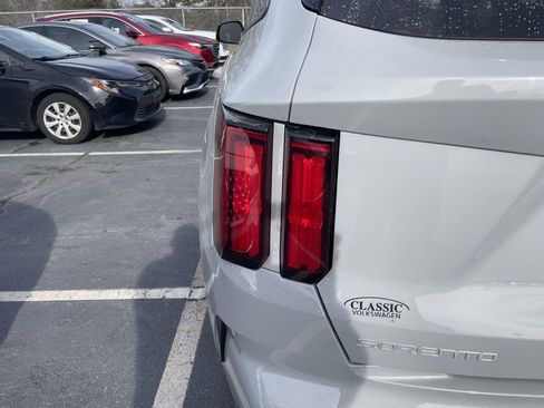 Used 2023 Kia Sorento SX image 20