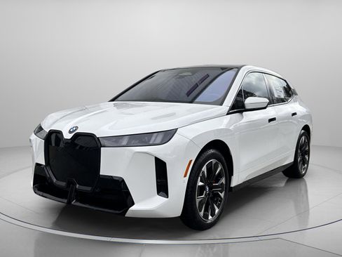 Used 2026 BMW iX xDrive45 image 2