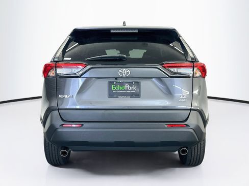 Used 2022 Toyota RAV4 LE w/ Carpet Mat Package (TMS) AWD/4WD image 7