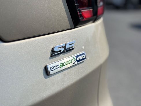 Used 2017 Ford Escape SE AWD/4WD image 9