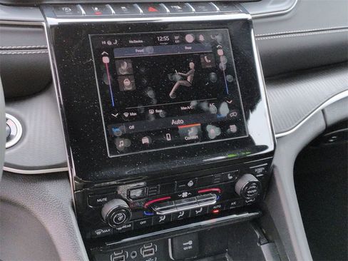 Certified 2024 Jeep Grand Cherokee L Laredo image 21