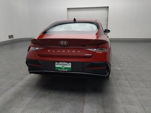 Used 2024 Hyundai Elantra Limited image 7