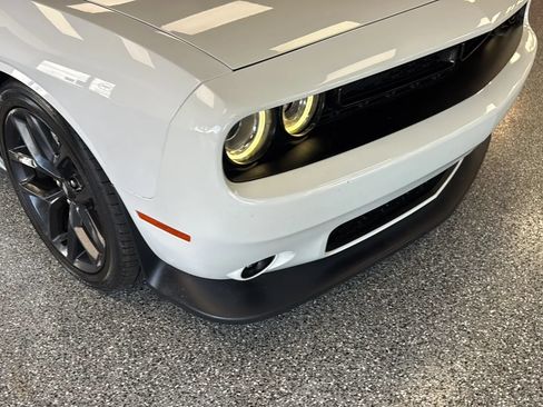 Used 2019 Dodge Challenger R/T w/ Driver Convenience Group RWD image 27