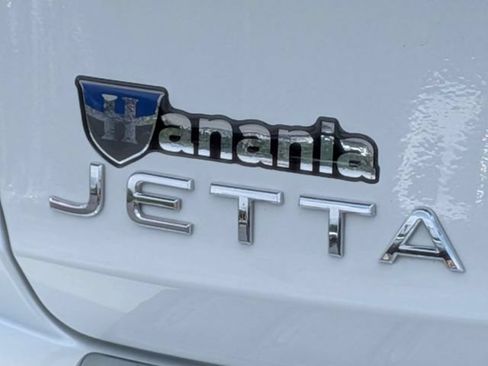 Certified 2023 Volkswagen Jetta SE FWD image 10