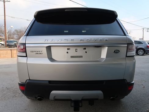Used 2016 Land Rover Range Rover Sport HSE image 10