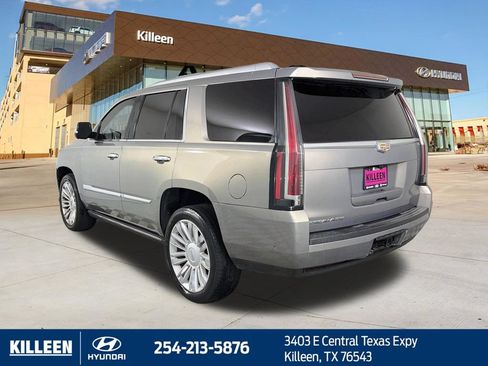 Used 2019 Cadillac Escalade Platinum AWD/4WD image 5