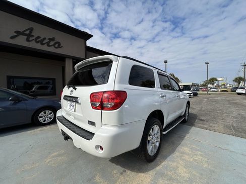 Used 2017 Toyota Sequoia Platinum image 5
