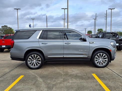 Used 2021 GMC Yukon Denali w/ Denali Premium Package image 29