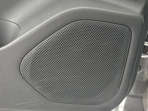Used 2025 Nissan Rogue SV FWD image 29