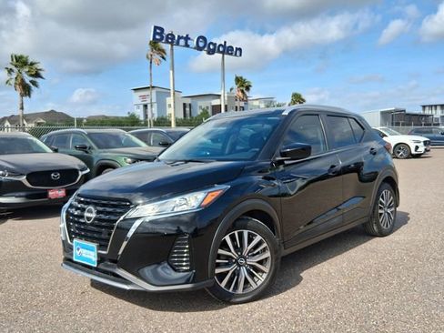 Used 2022 Nissan Kicks SV FWD image 1