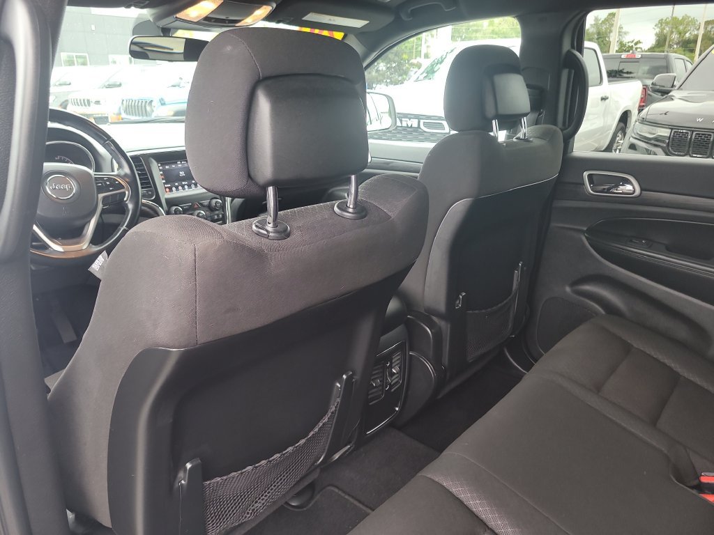 Used 2020 Jeep Grand Cherokee Laredo AWD/4WD image 12