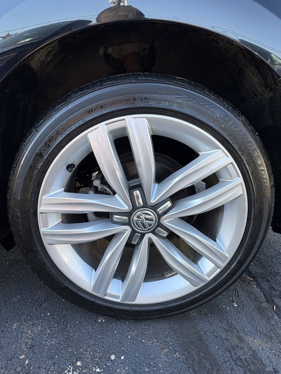Used 2017 Volkswagen Passat 1.8T R-Line w/ R-Line Lighting Package FWD image 9